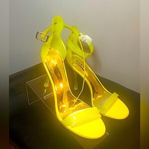 Yellow Glaze heels 👠🌼